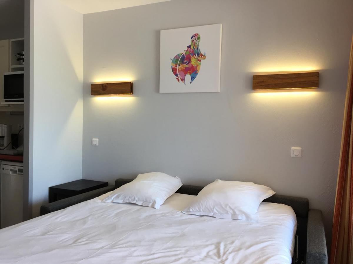 Studio Sur Le Domaine Du Golf De Pont Royal มัลล์มอร์ ภายนอก รูปภาพ