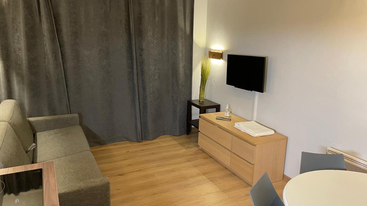 Studio Sur Le Domaine Du Golf De Pont Royal มัลล์มอร์ ภายนอก รูปภาพ